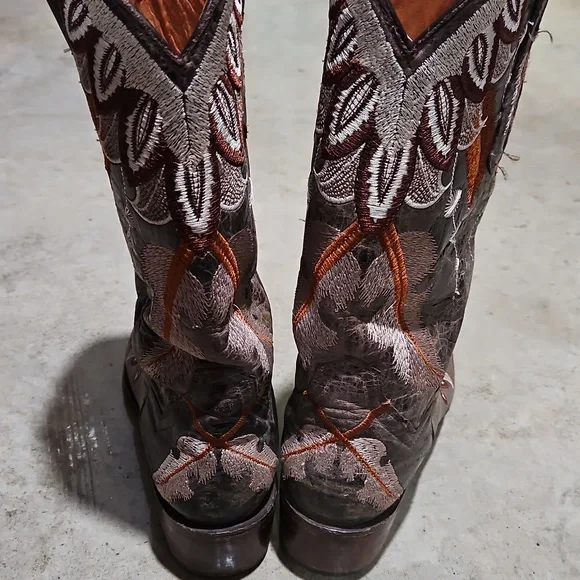Embroidered Western Cowboy Boots - Picture 6 of 7